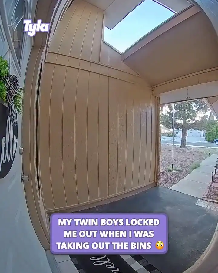 And then they conveniently can't open the door 🤔😂