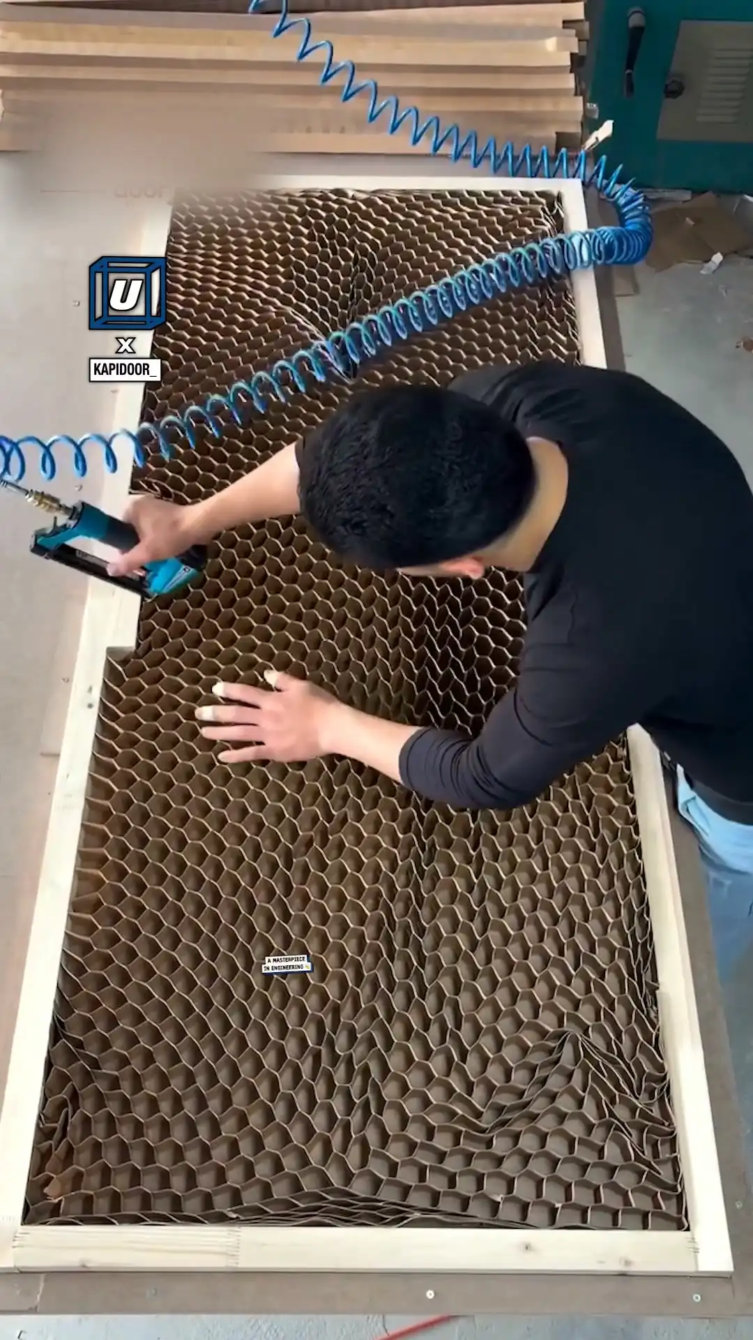 Who knew doors had this inside them?! 😱