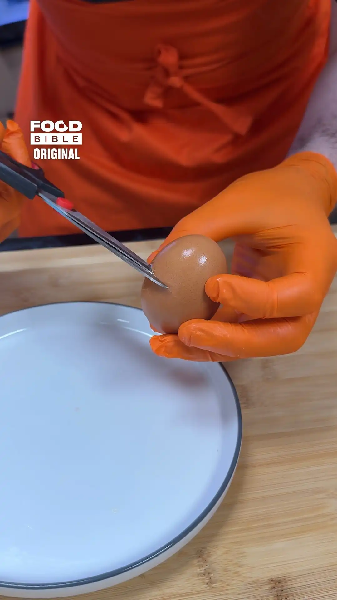 This is an EGGcellent hack! I know, hilarious... 🥚👌