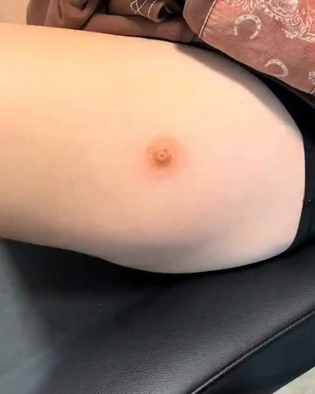 It looks so realistic ๐
#tattoos #interesting #didyouknow
Credit: @evie.lyn.tatts on TikTok ๐น