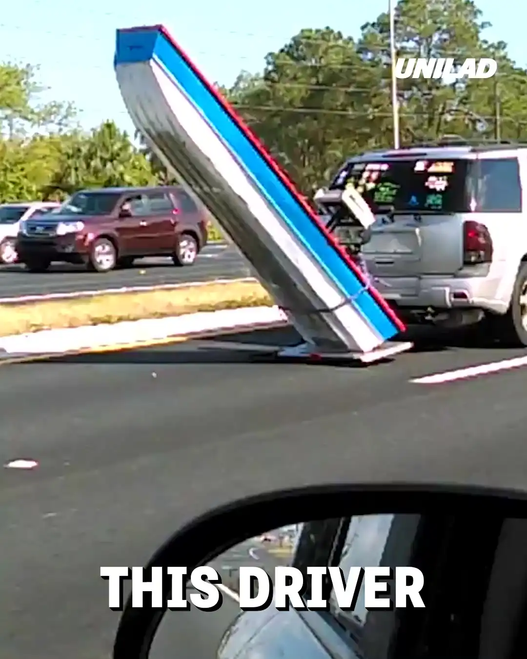 Unique way of towing boat surprises motorist