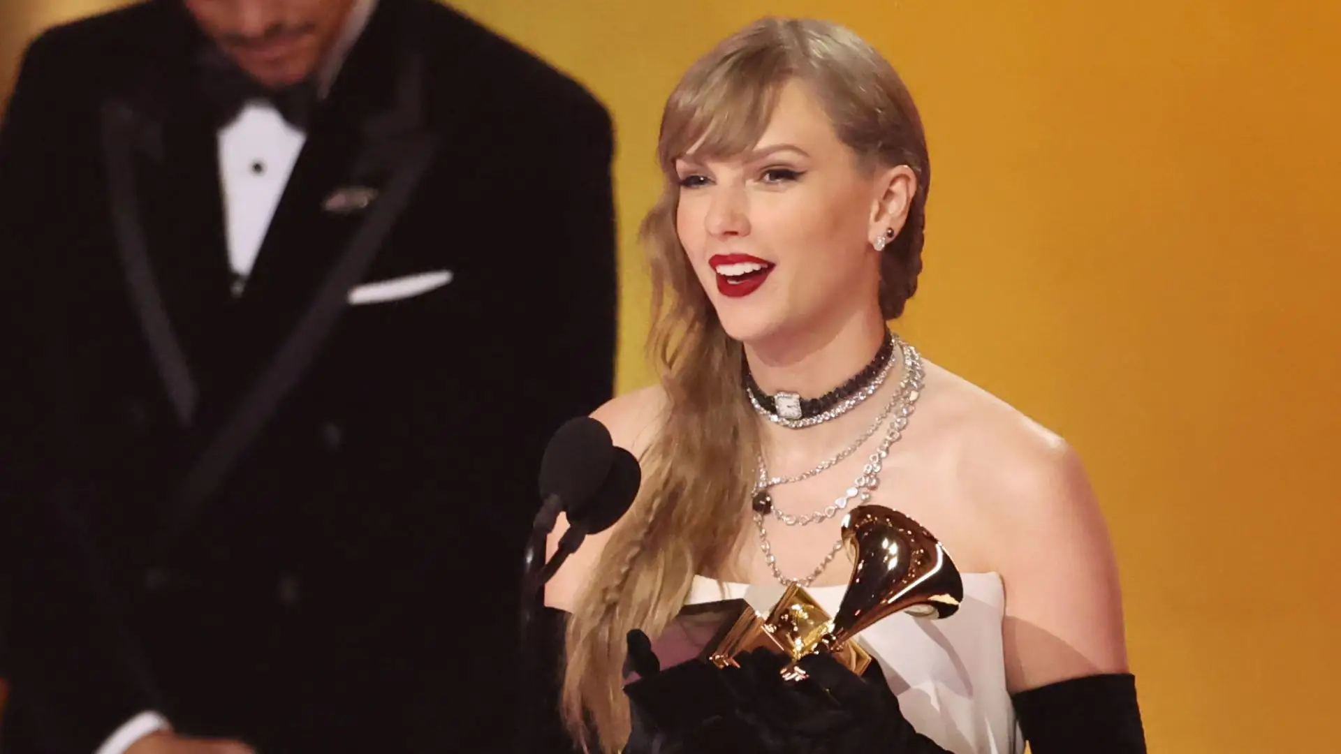 Taylor-grammys-acceptance