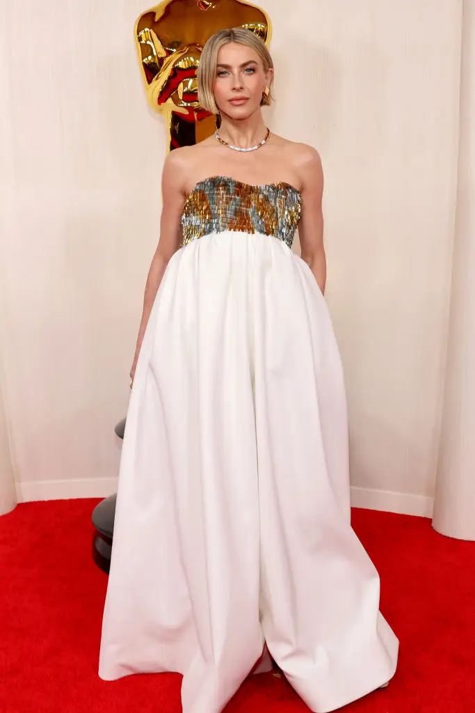 HOLLYWOOD, CALIFORNIA - MARCH 10: Julianne Hough attends the 96th Annual Academy Awards on March 10, 2024 in Hollywood, California. (Photo by Mike Coppola/Getty Images)