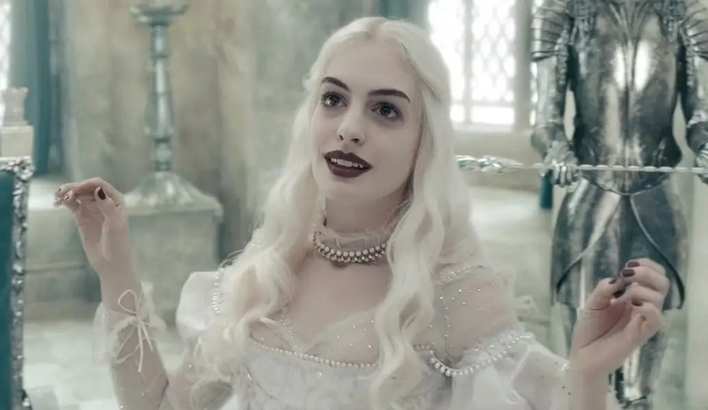 anne-hathaway-alice-in-wonderland
