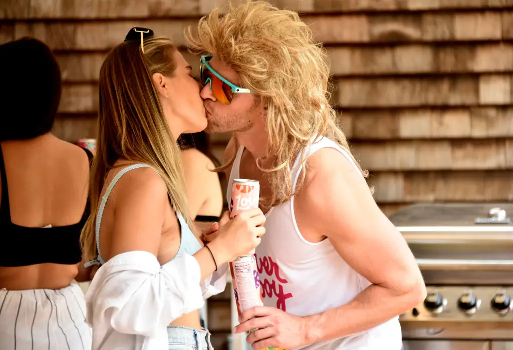 Amanda and Kyle Cooke kiss