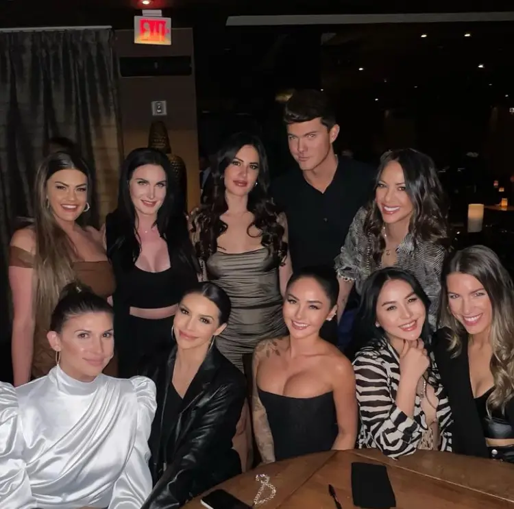 Kristen, Michelle, Zach, Brittany, Janet, Scheana and others in Vegas