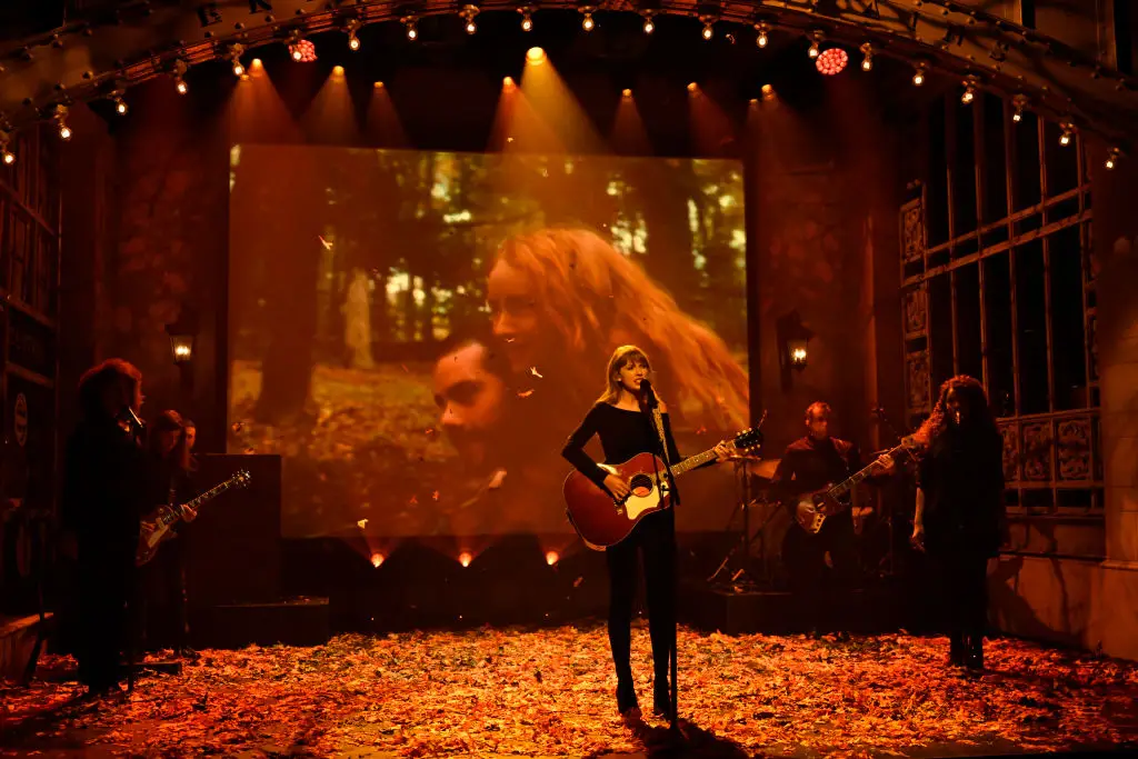 Taylor Swift performing 'Red: Taylor's Version' on SNL