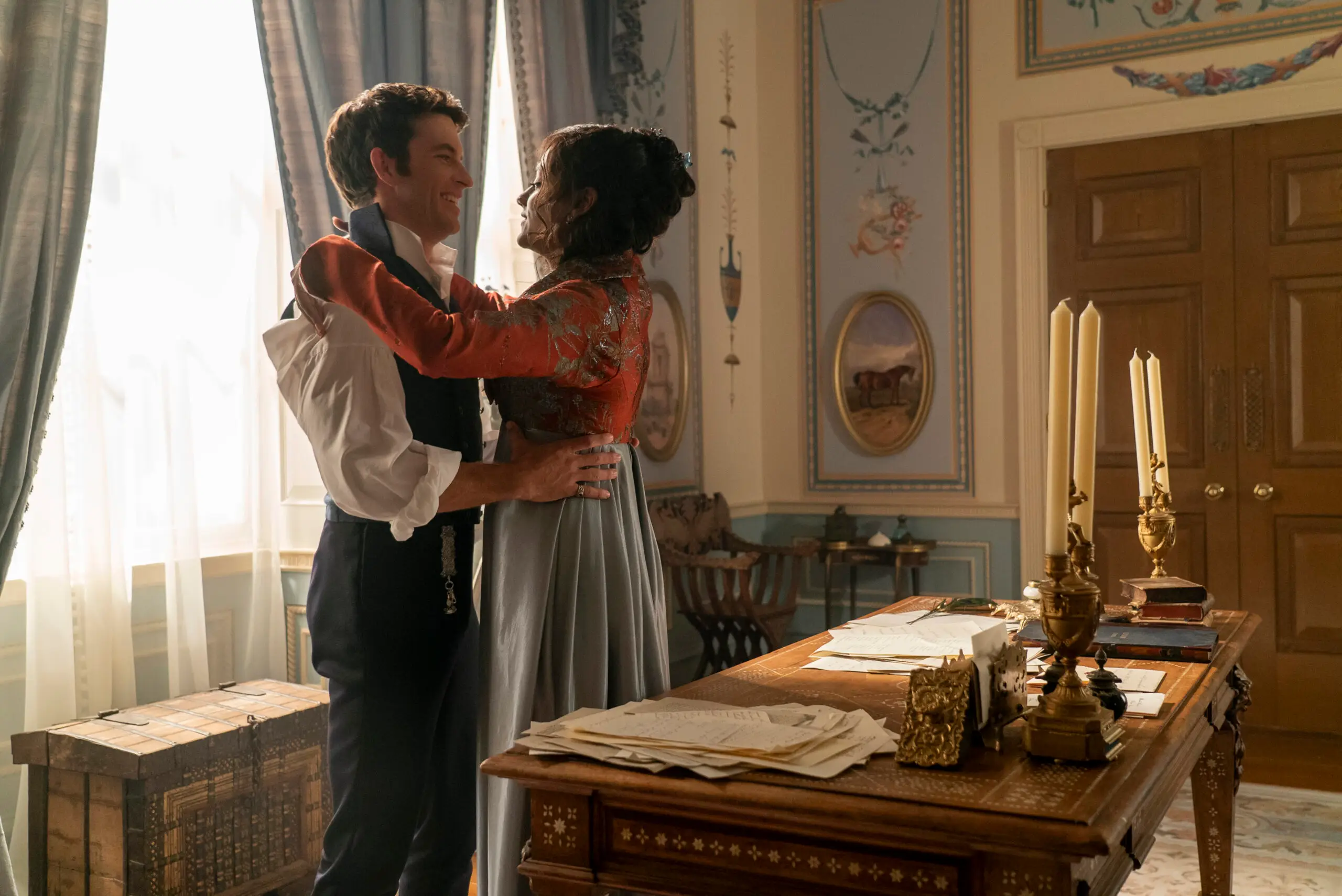 Jonathan Bailey and Simone Ashely in 'Bridgerton'