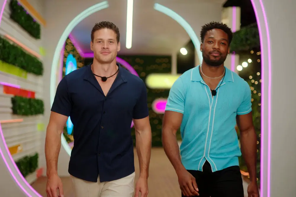 Connor and Hakim enter the villa