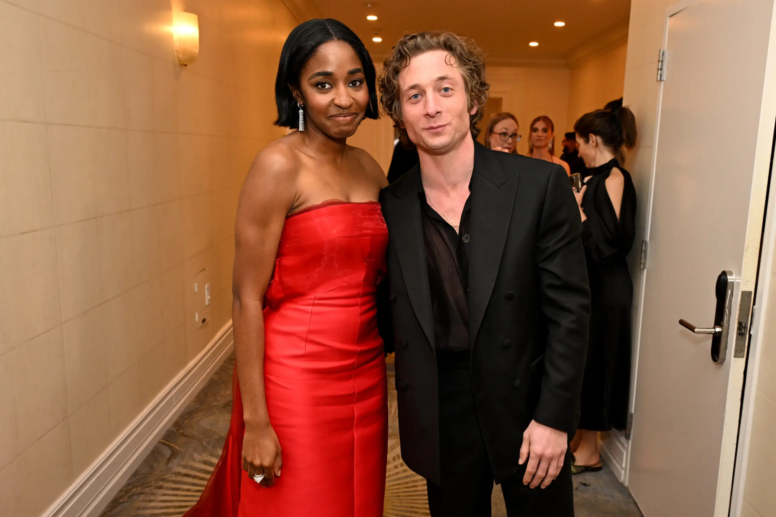 Ayo Edebiri and Jeremy Allen White