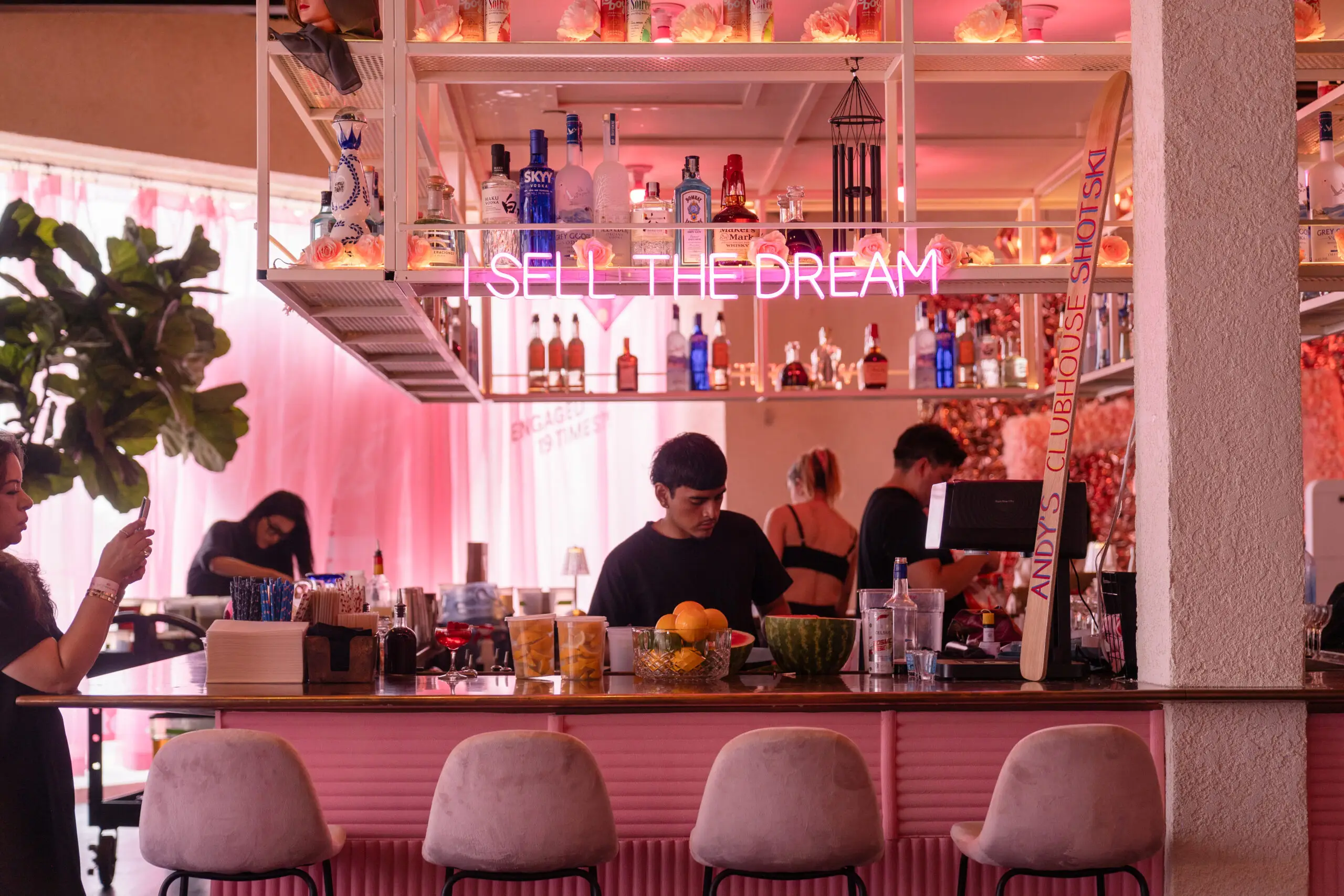 Bravo diamonds and rose bar