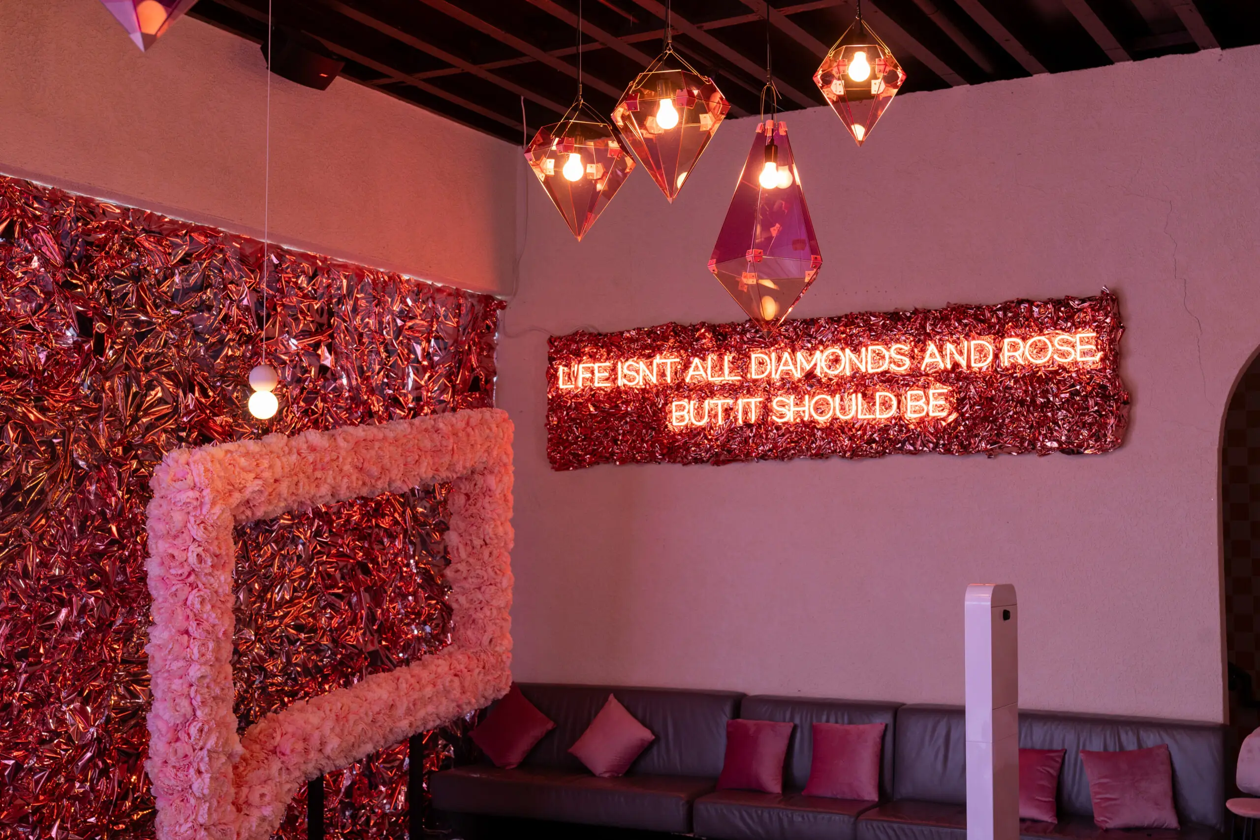 diamonds and rose photo booth