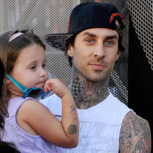 Alabama Barker and Travis Barker in 2009