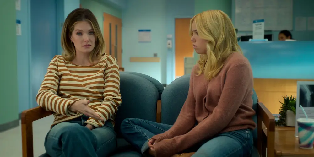 Simone and Devon in 'Sirens'