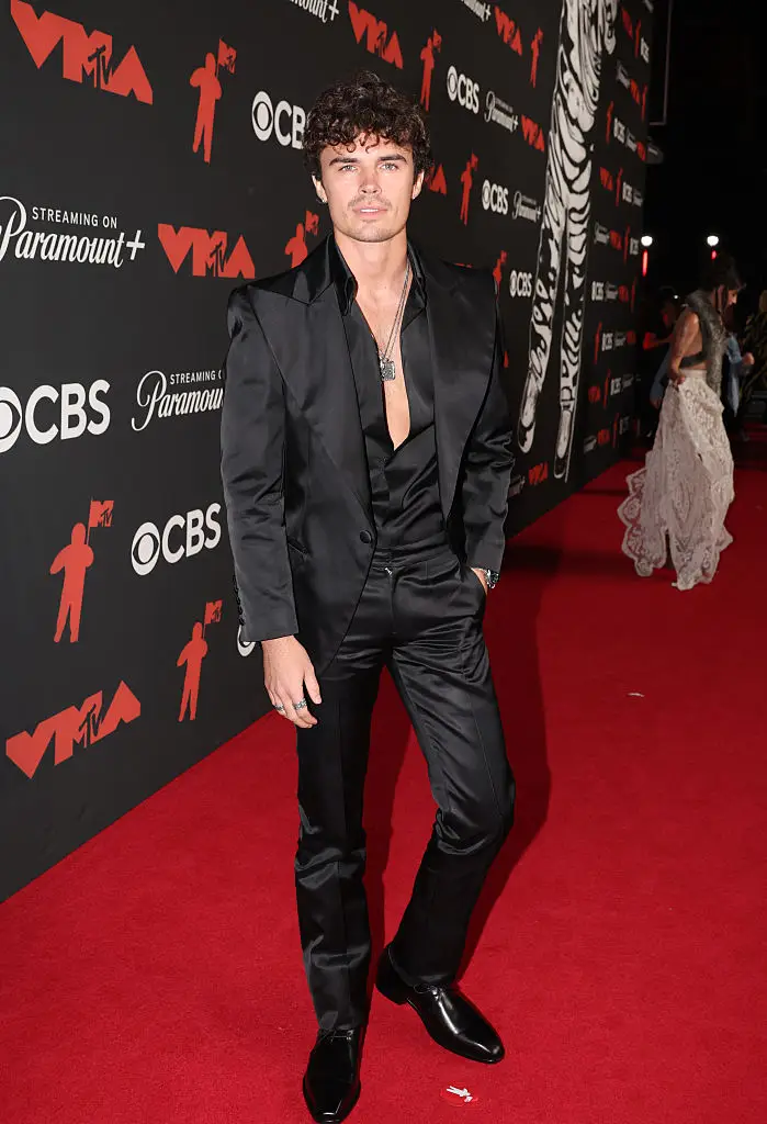 Nic Vansteenberghe VMAs