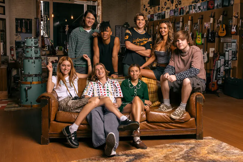 'The Runarounds' cast