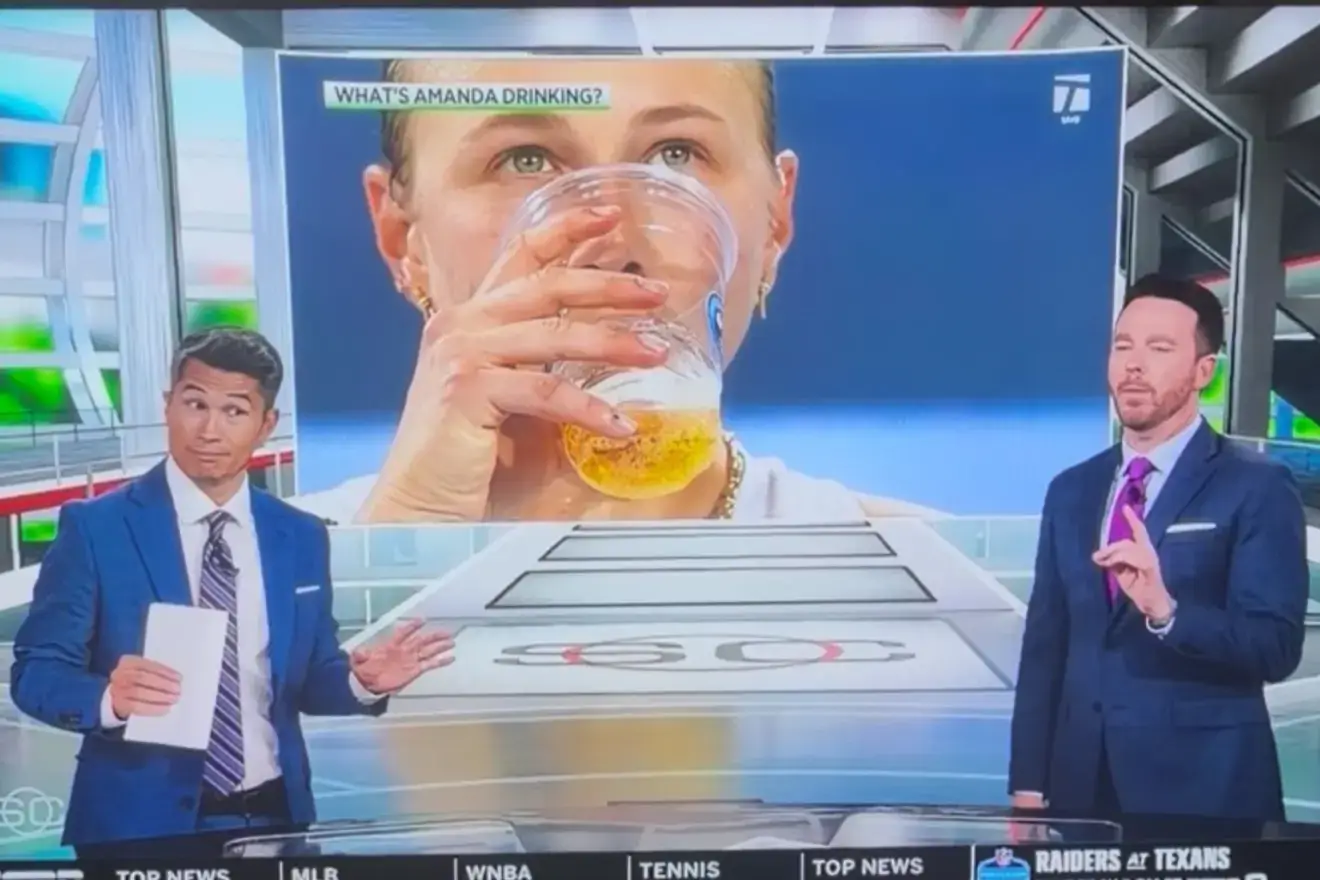 Questions were raised about what Amanda Anisimova was drinking courtside (The Tennis Channel)