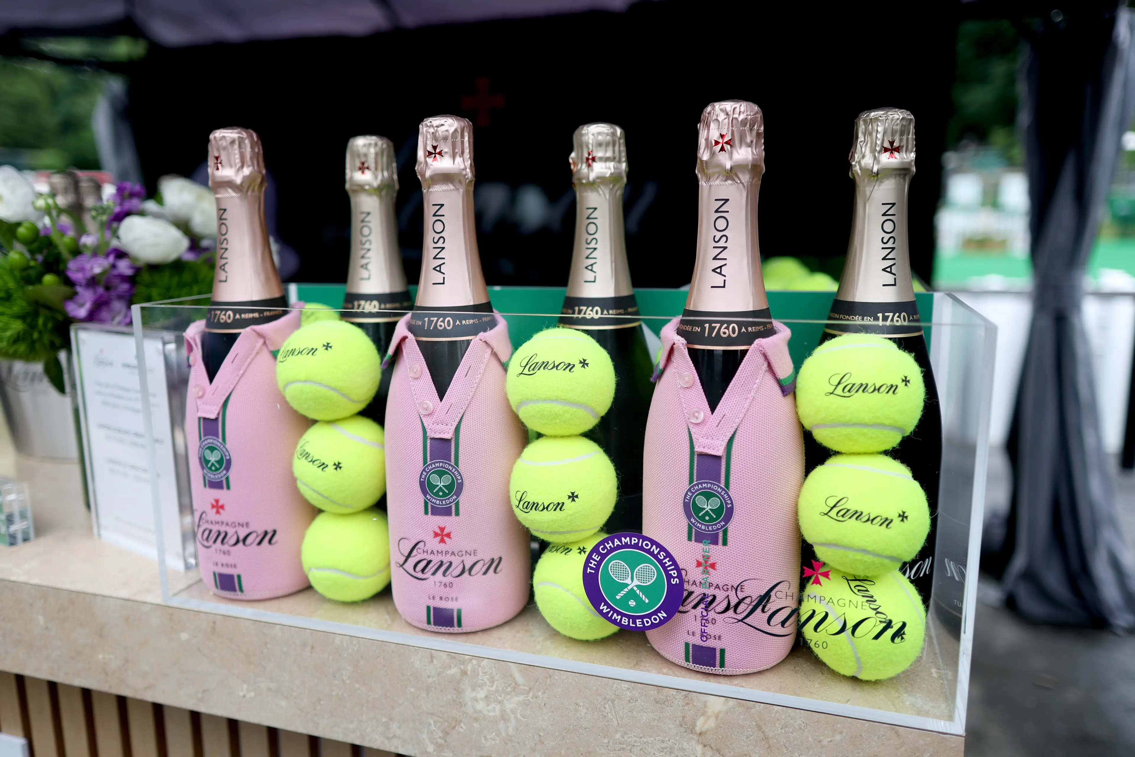 Each area of the event sells unique food and drink (Rob Kim/Getty Images for AELTC)