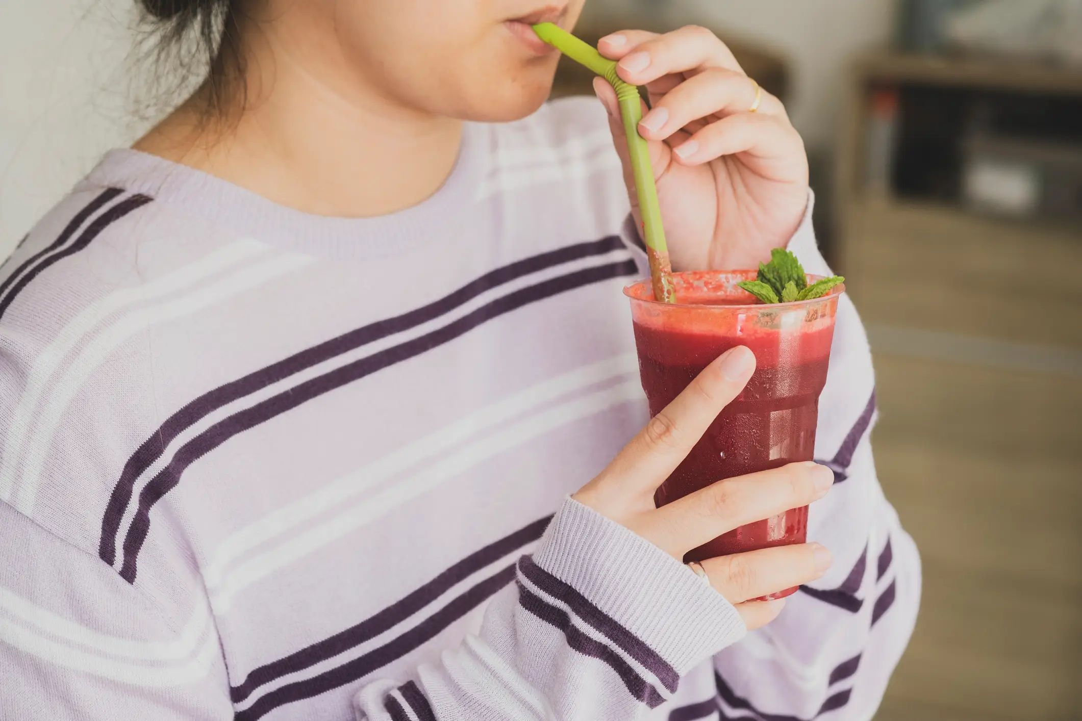 Beetroot juice can alter the bacterial makeup of your mouth (Sutthiwat Srikhrueadam/Getty Images)