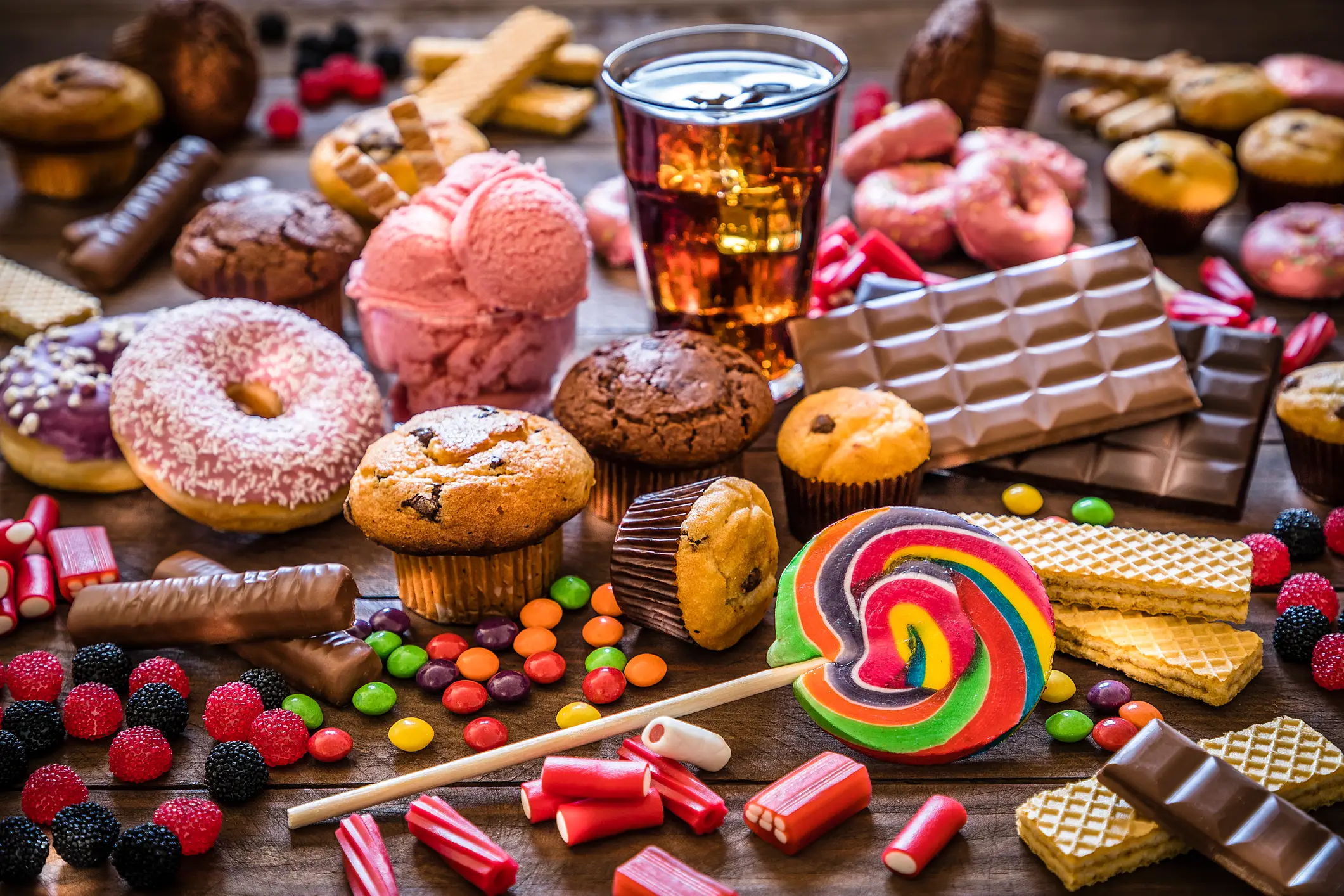 Sugary snacks send your blood-glucose levels up, triggering a heightened insulin response (carlosgaw/Getty Images)