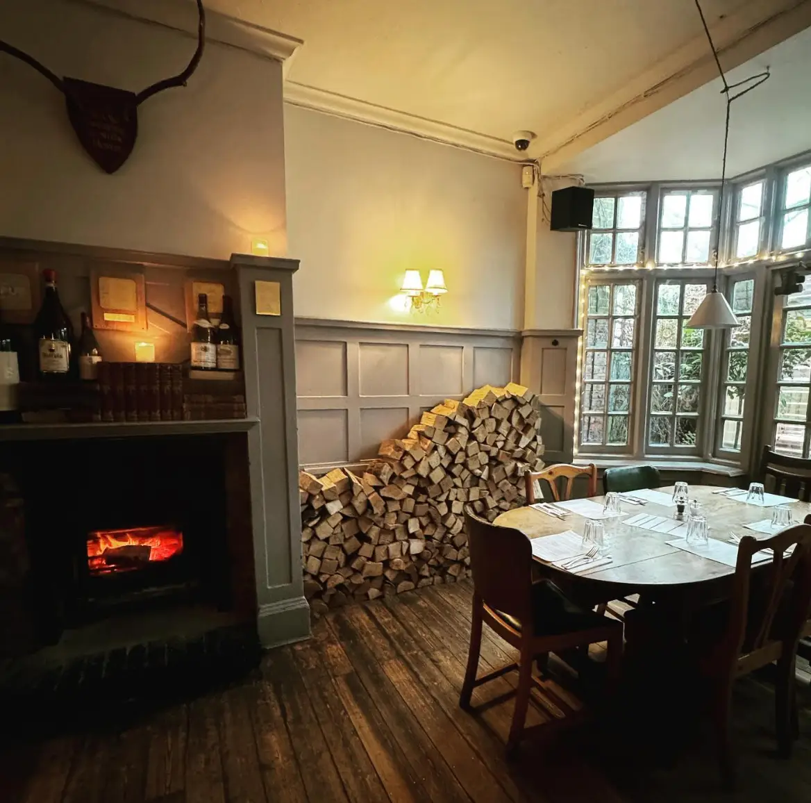 The 'fire side' itself (Instagram/@theredlionandsun)