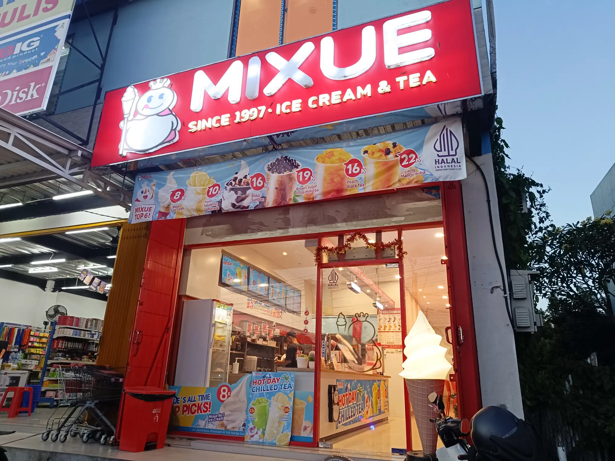 A Mixue Ice Cream and Tea outlet in Tabanan, Bali (Getty Stock Images)