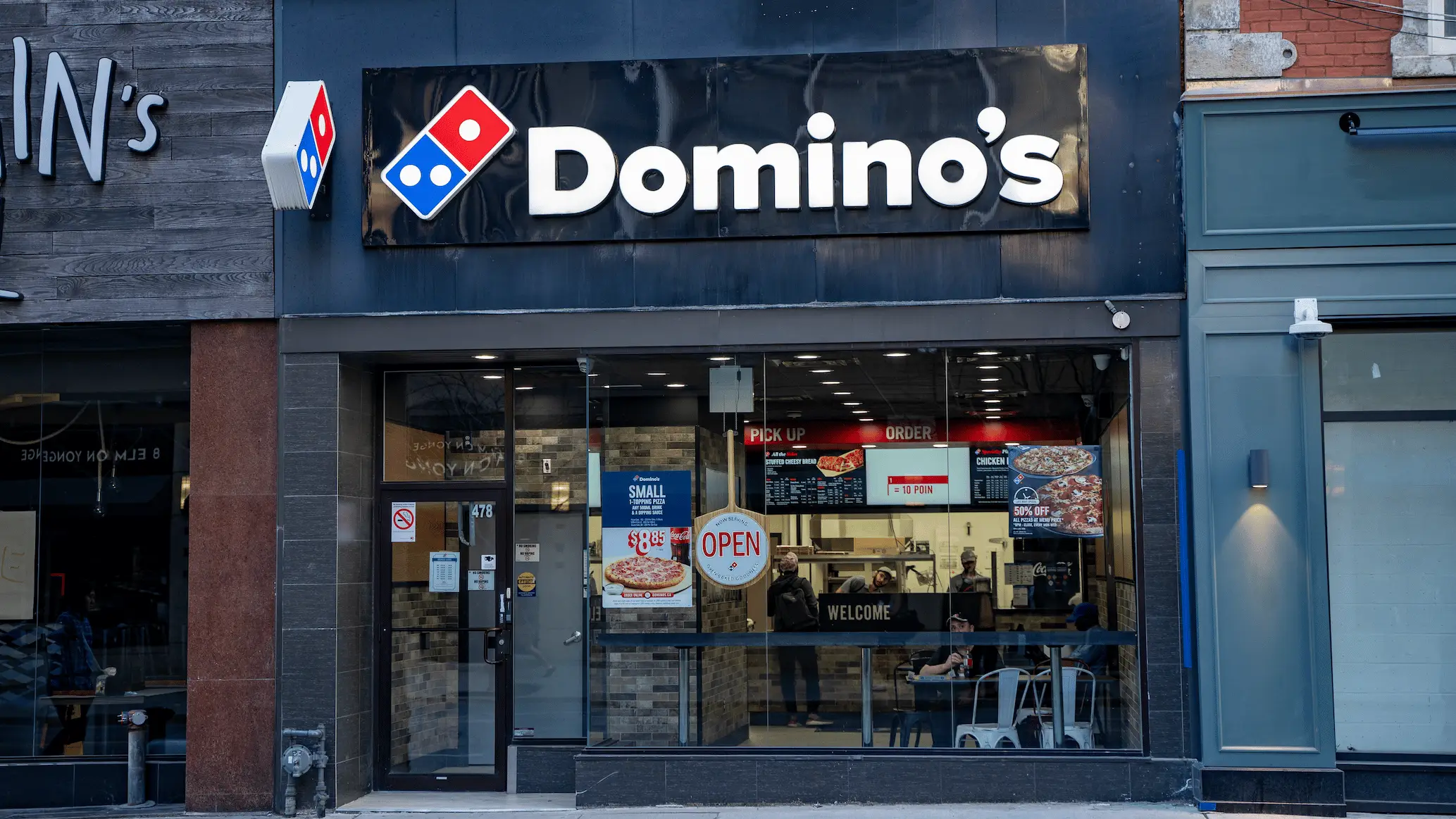 Domino's reveals why its workers never wear gloves