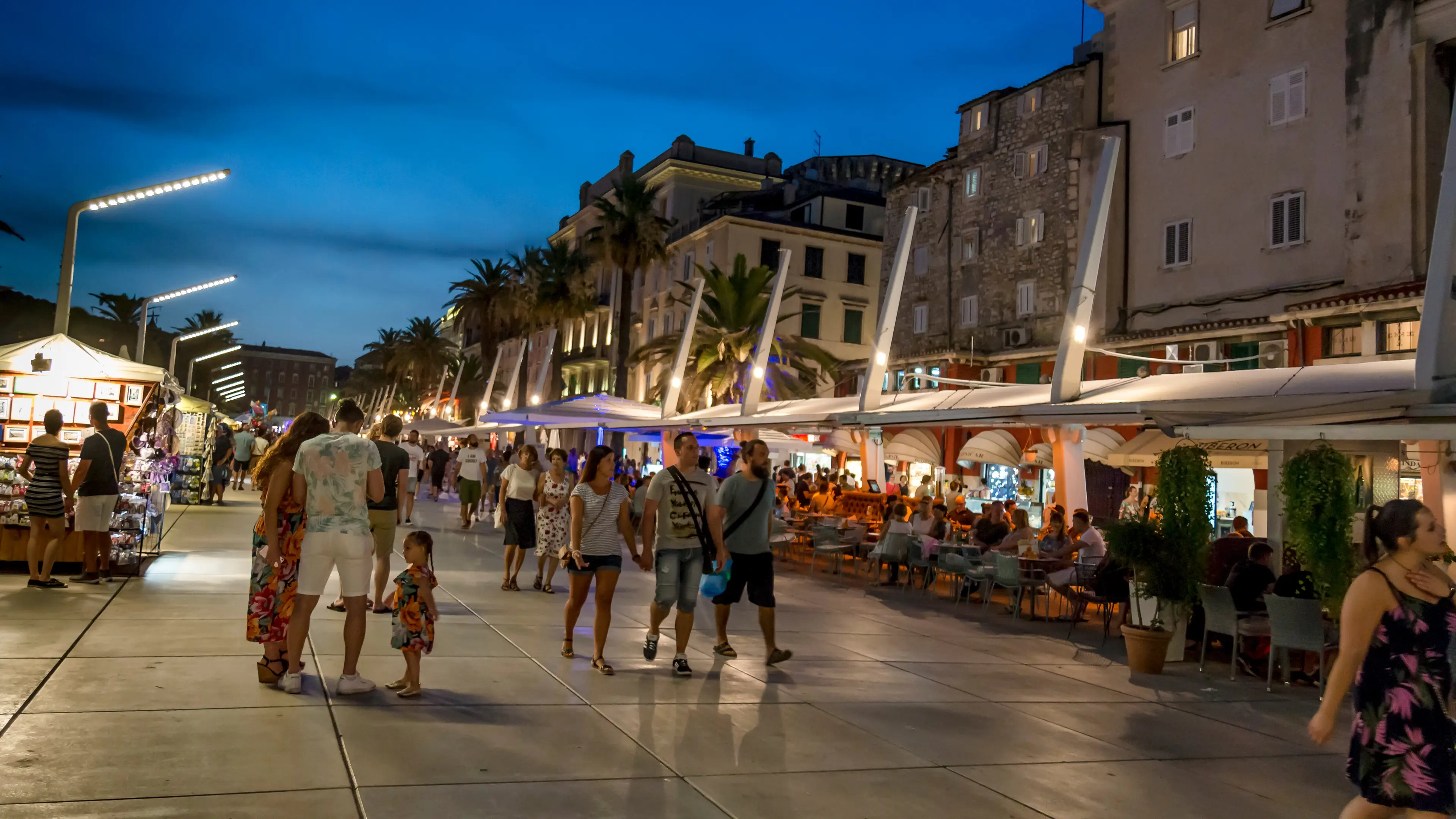 Popular tourist hotspot introduces drastic new booze ban