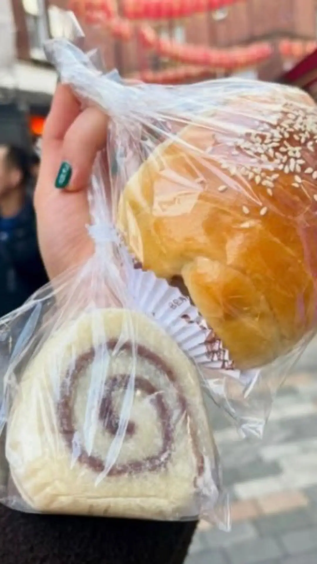 Swiss rolls, buns, and other delicious items can be purchased inside the outlets (Instagram/@chinatown.bakery)