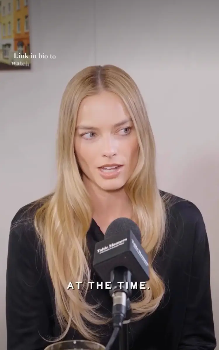 Margot Robbie has divided the internet with her nachos recipe (Instagram/@tablemannerspodcast)