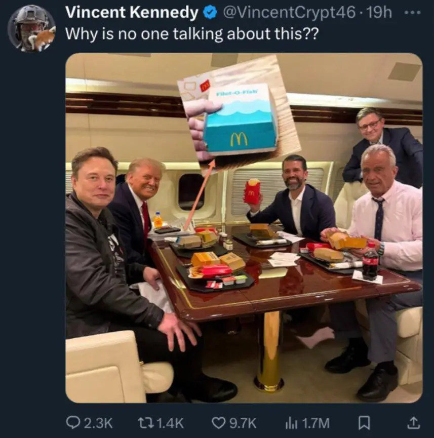 A lesser-spotted detail in this infamous Air Force One photo (VincentCrypt46/X)