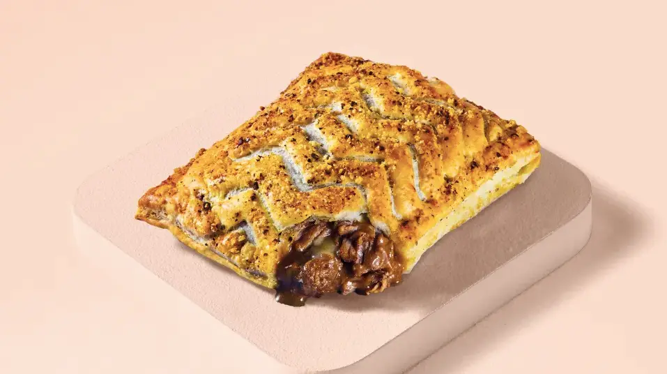 Greggs is bringing back the Steak & Stilton Bake (Greggs)