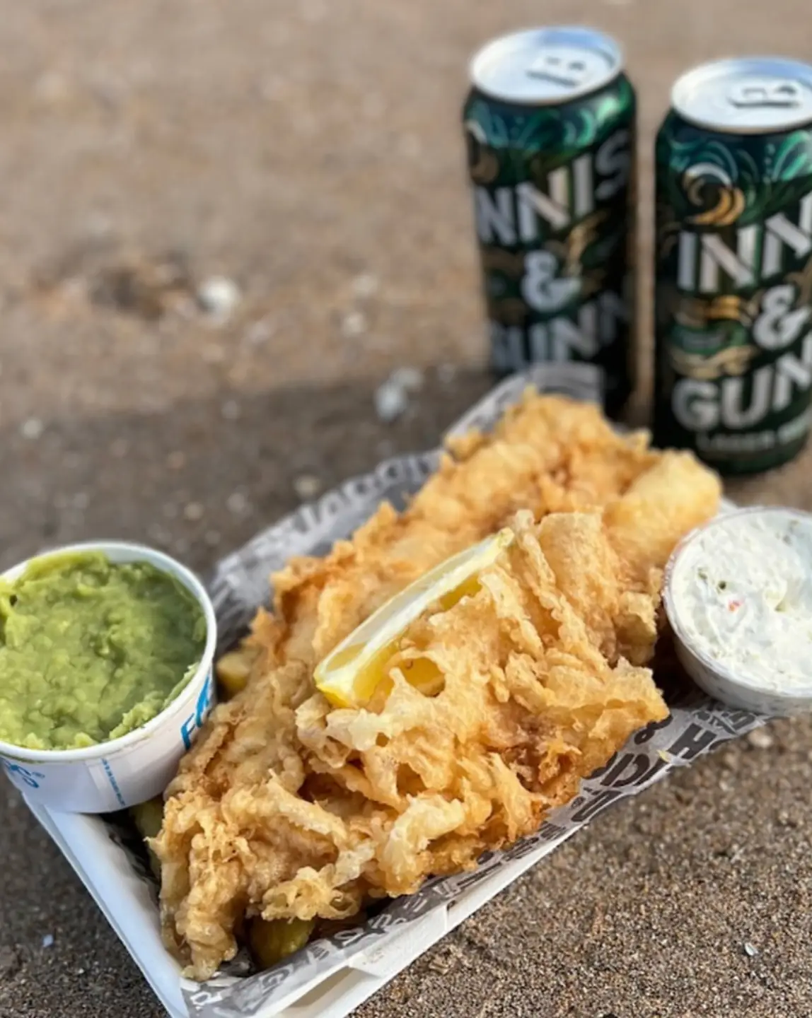 Bieber bought 'the special' - fish and chips with an Innis and Gunn beer (Instagram/@cromars.standrews)