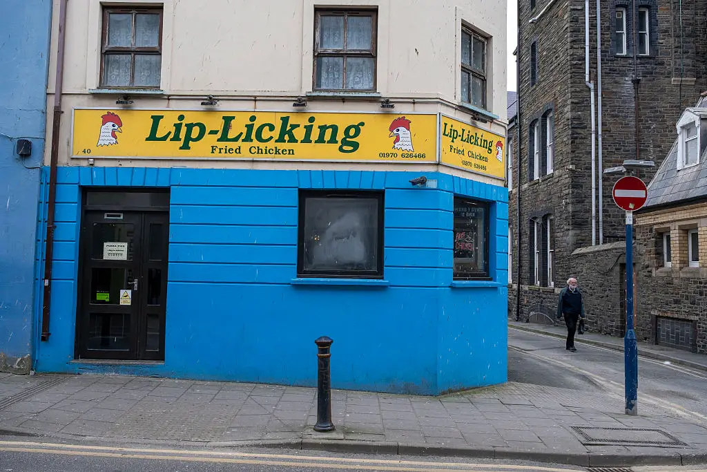 A psychologist shared her thoughts on the 'chicken and chips' discourse (Mike Kemp / Contributor / Getty Images)