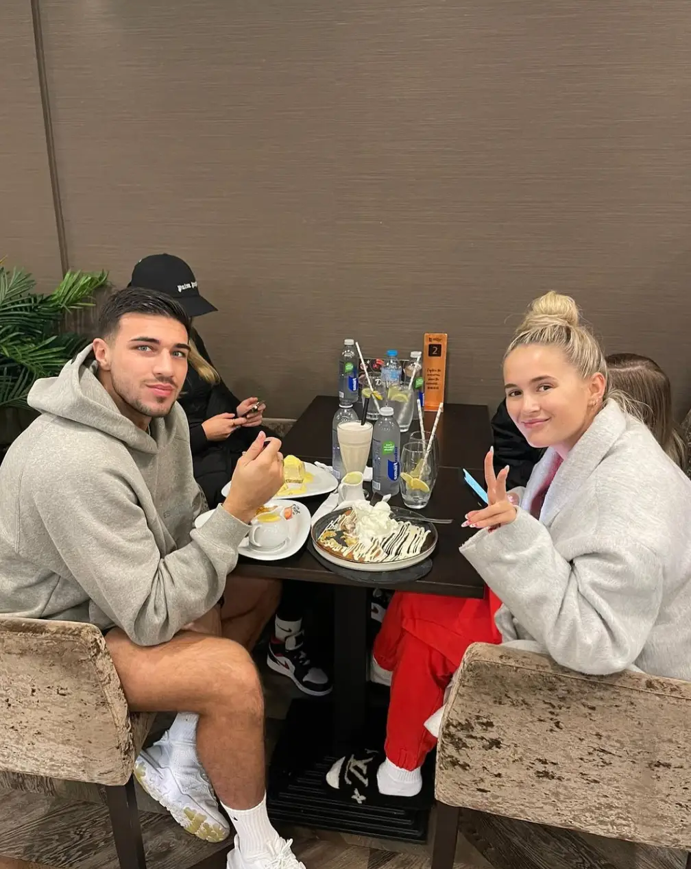 Tommy Fury and Molly-Mae Hague are fans (Instagram/@littledessertshopaltrincham)