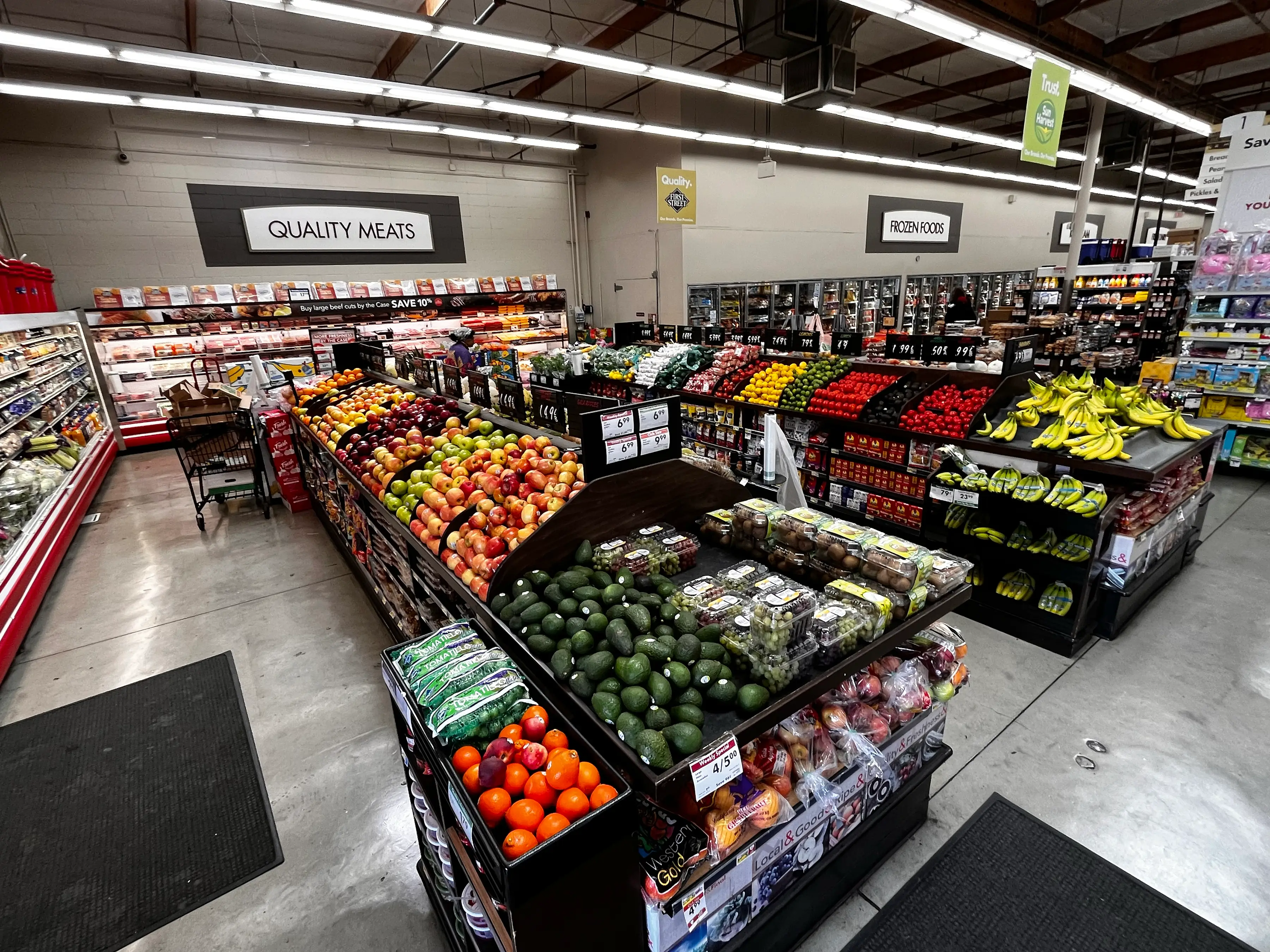 If a bill is passed, supermarkets in California could introduce a new labelling system (Allen J. Schaben / Los Angeles Times via Getty Images)