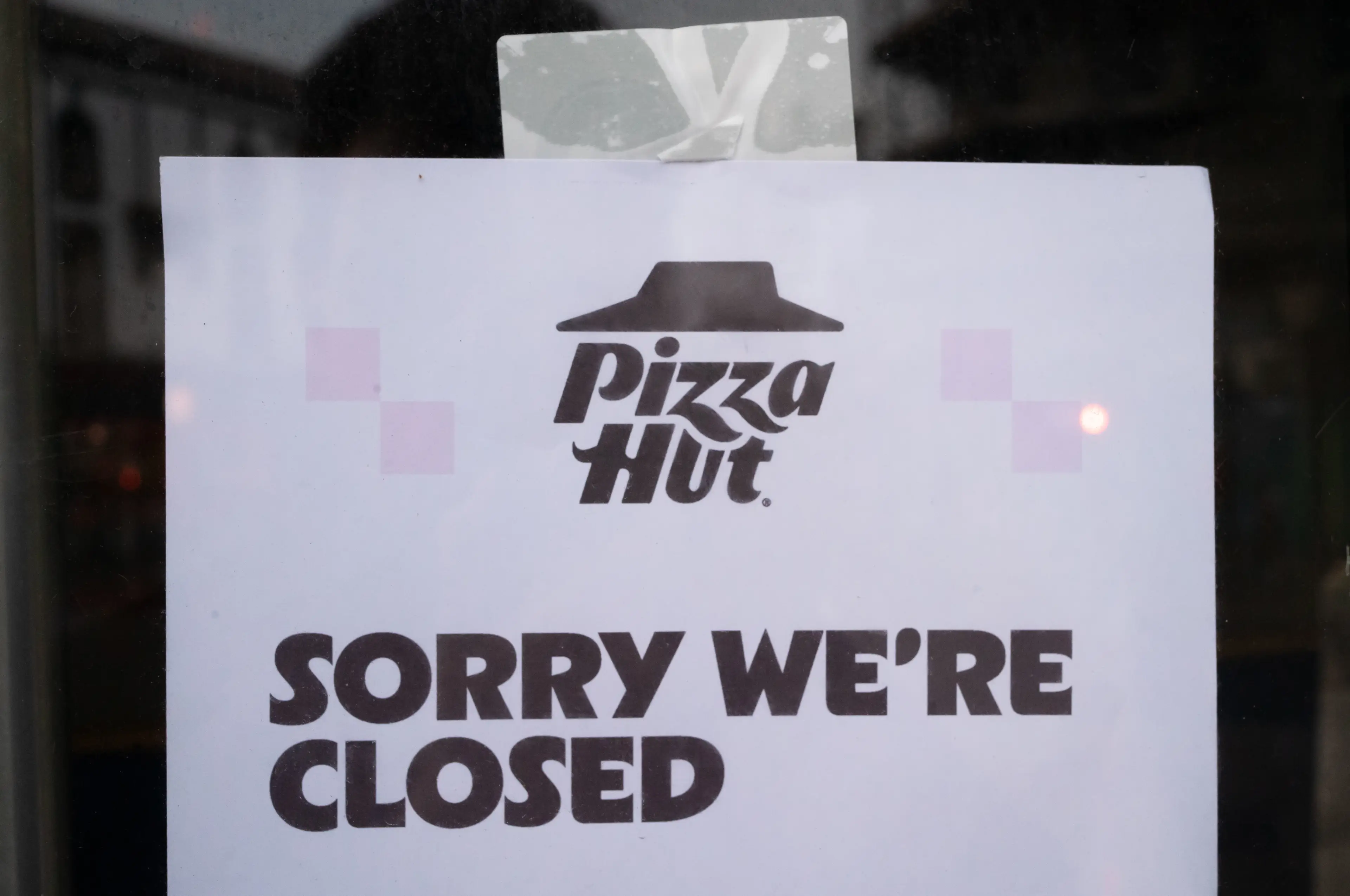Dozens of Pizza Hut's sites are set to close (Matthew Horwood/Getty Images)
