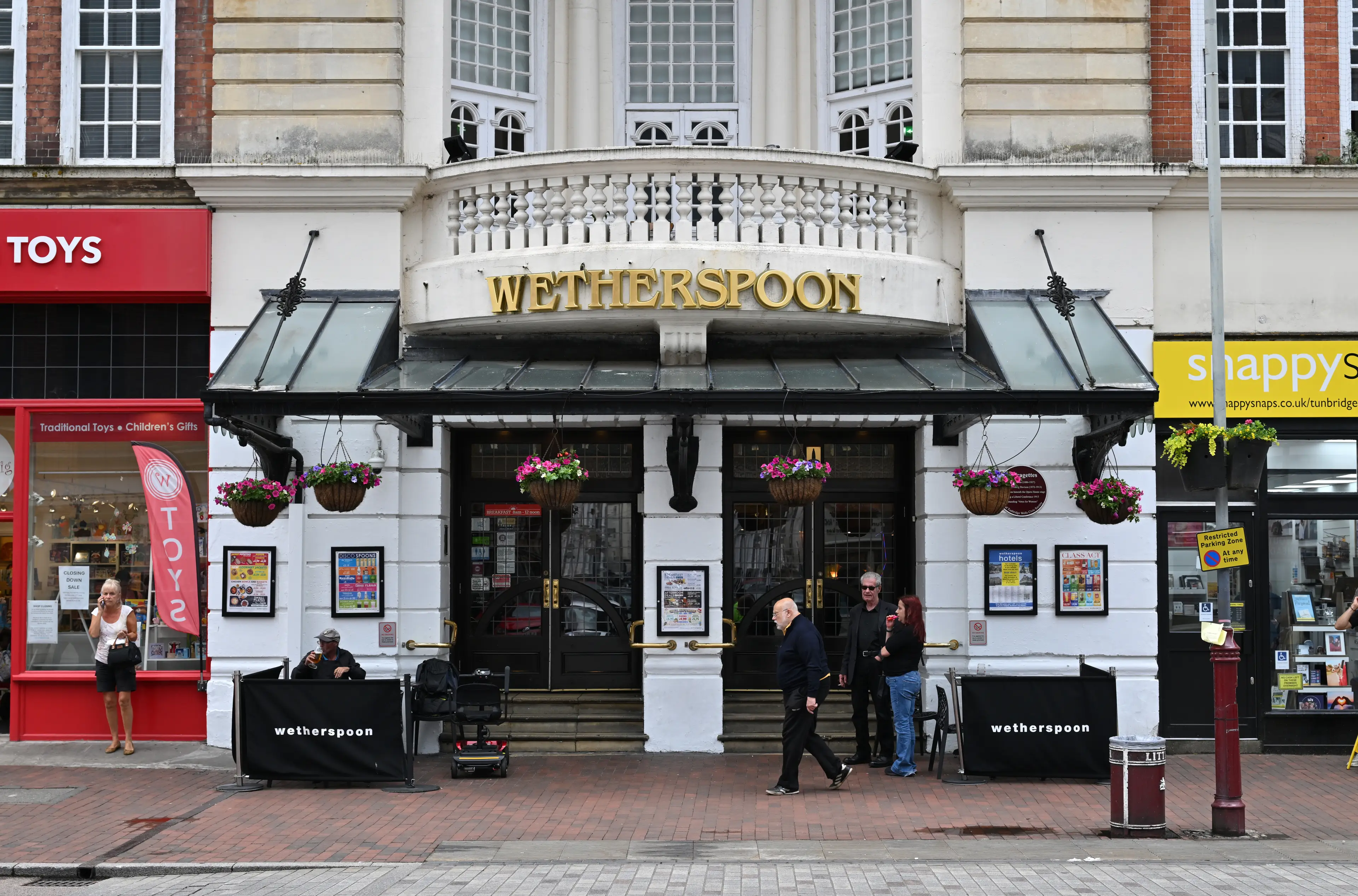 The business' bold move has been praised by social media users (John Keeble/Getty Images)