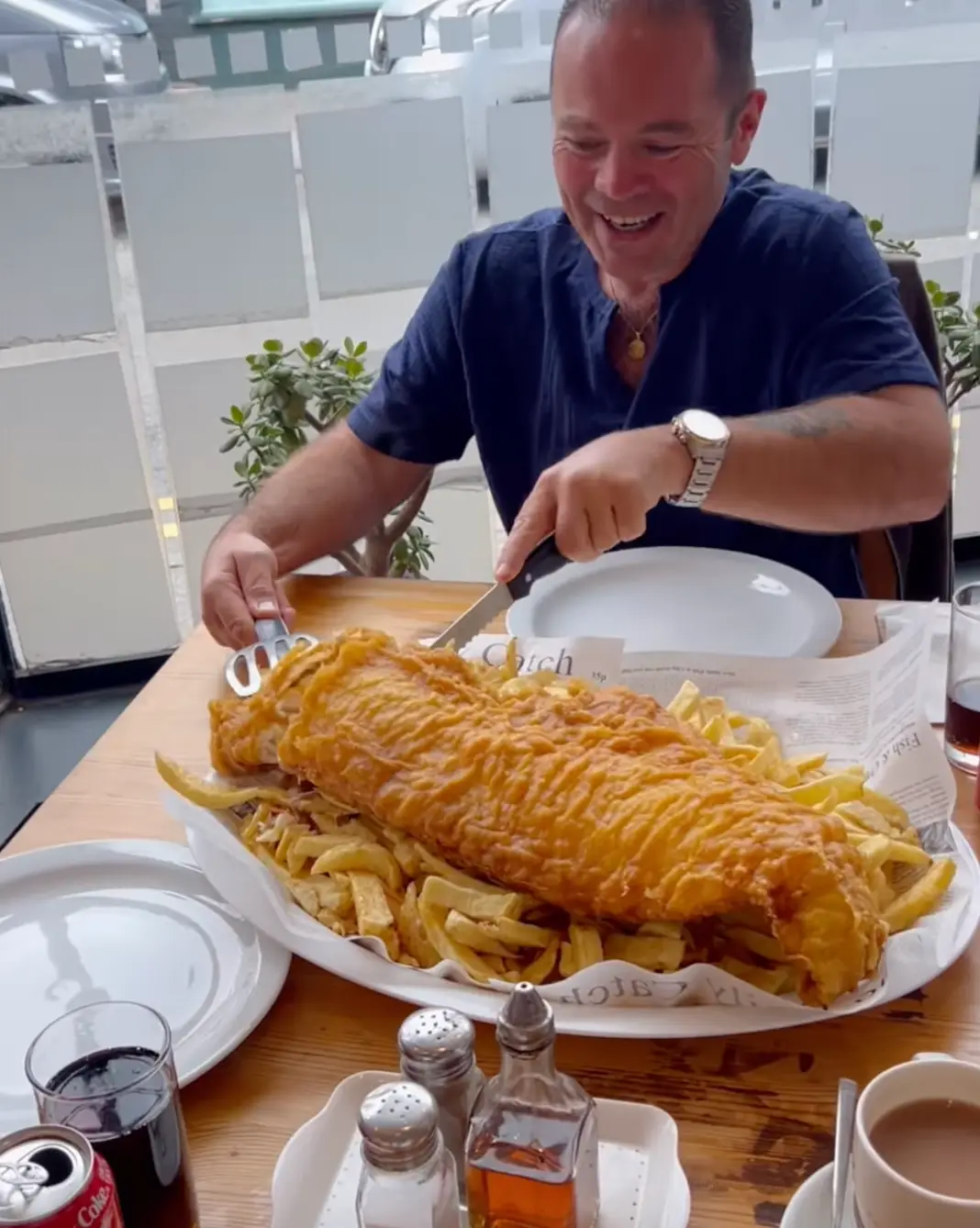 Reckon you'd be able to polish this off? (Instagram/@archies_fish_shop)