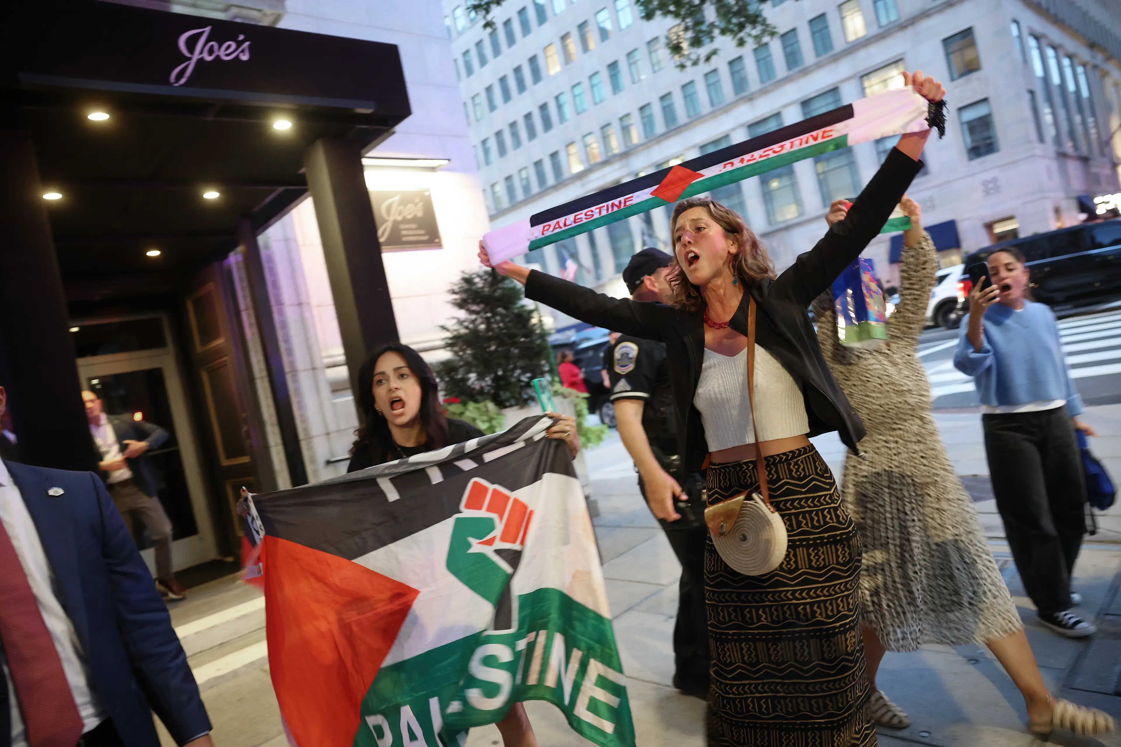 Protestors outside the restaurant (Win McNamee/Getty Images)