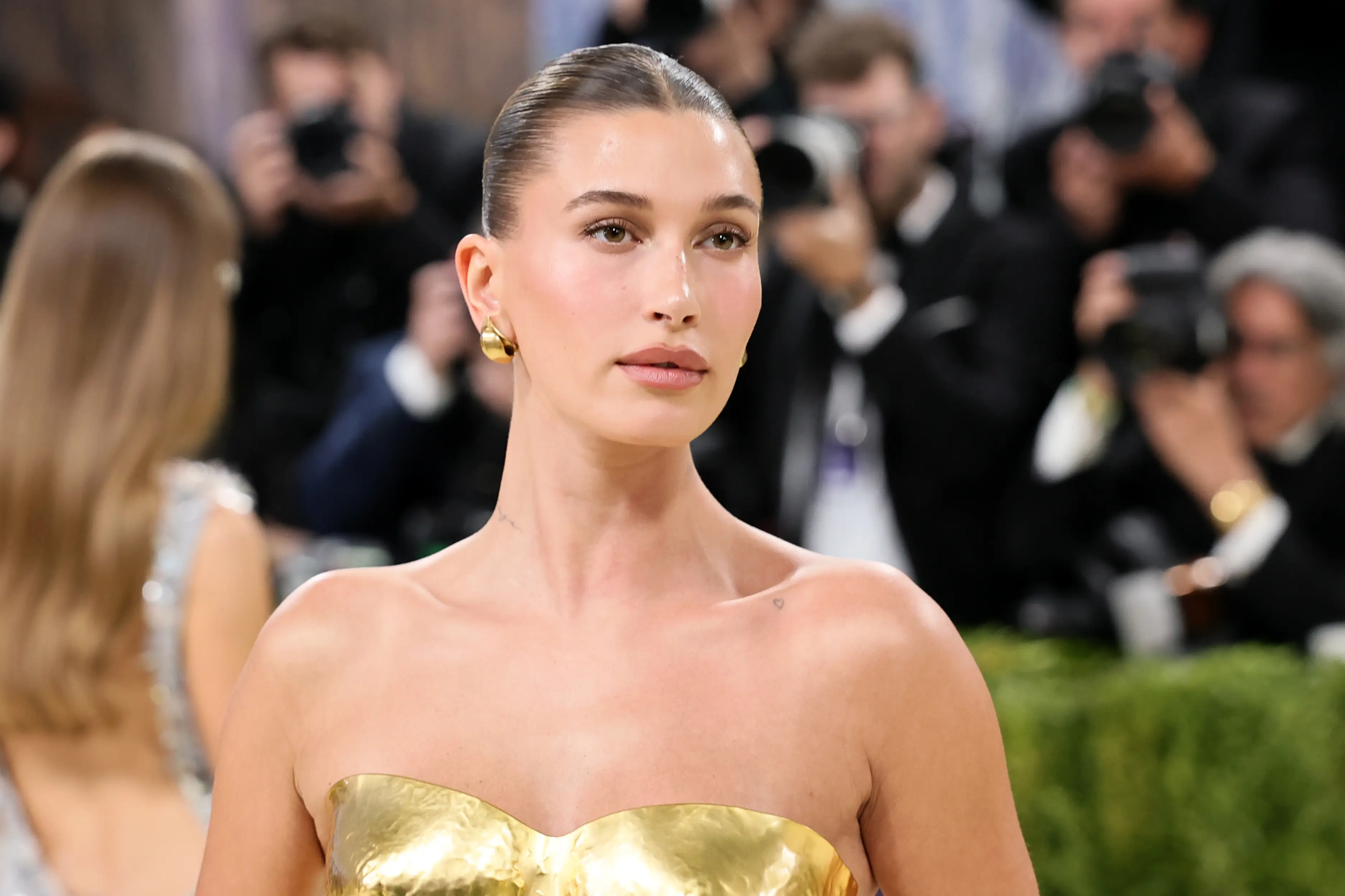 Hailey Bieber starts every day with the same 'health shot' (Theo Wargo/FilmMagic)