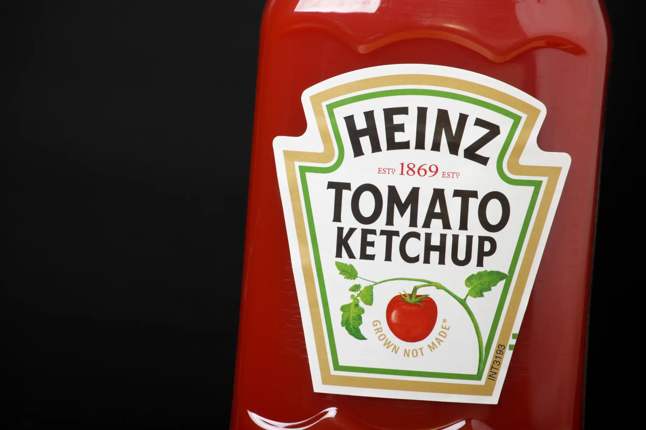 If tomatoes are fruit, does that make ketchup a smoothie? (Thinglass/Getty Images)