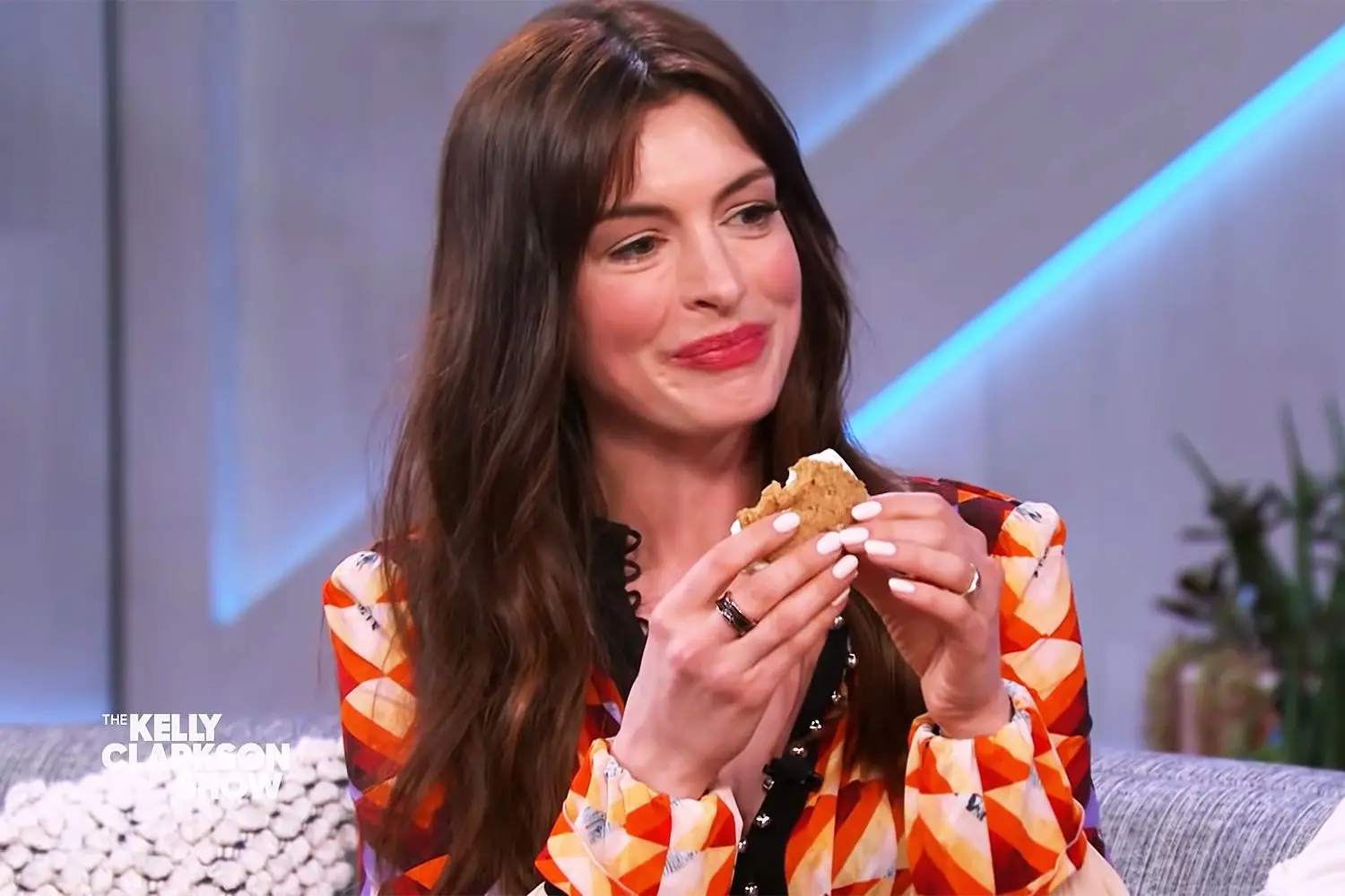 The actress is not afraid of a sweet treat, claiming to be a 'master' in ordering dessert (The Kelly Clarkson Show)