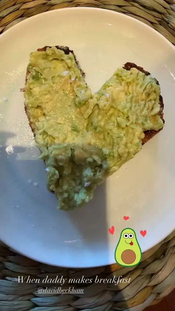Victoria Beckham eats avocado on toast for breakfast (Instagram/@victoriabeckham)