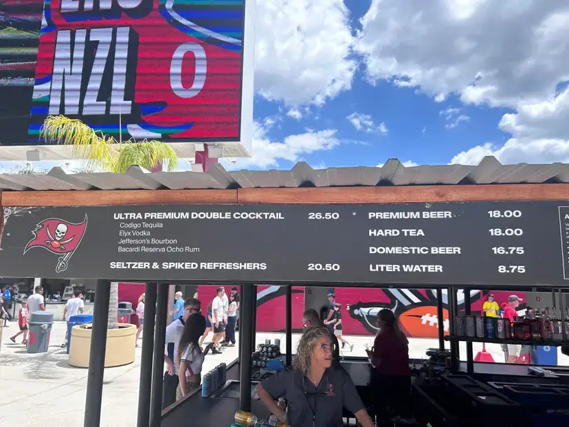 Drinks prices at the Florida venue were revealed via social media (X/@mikekeegan_dm)