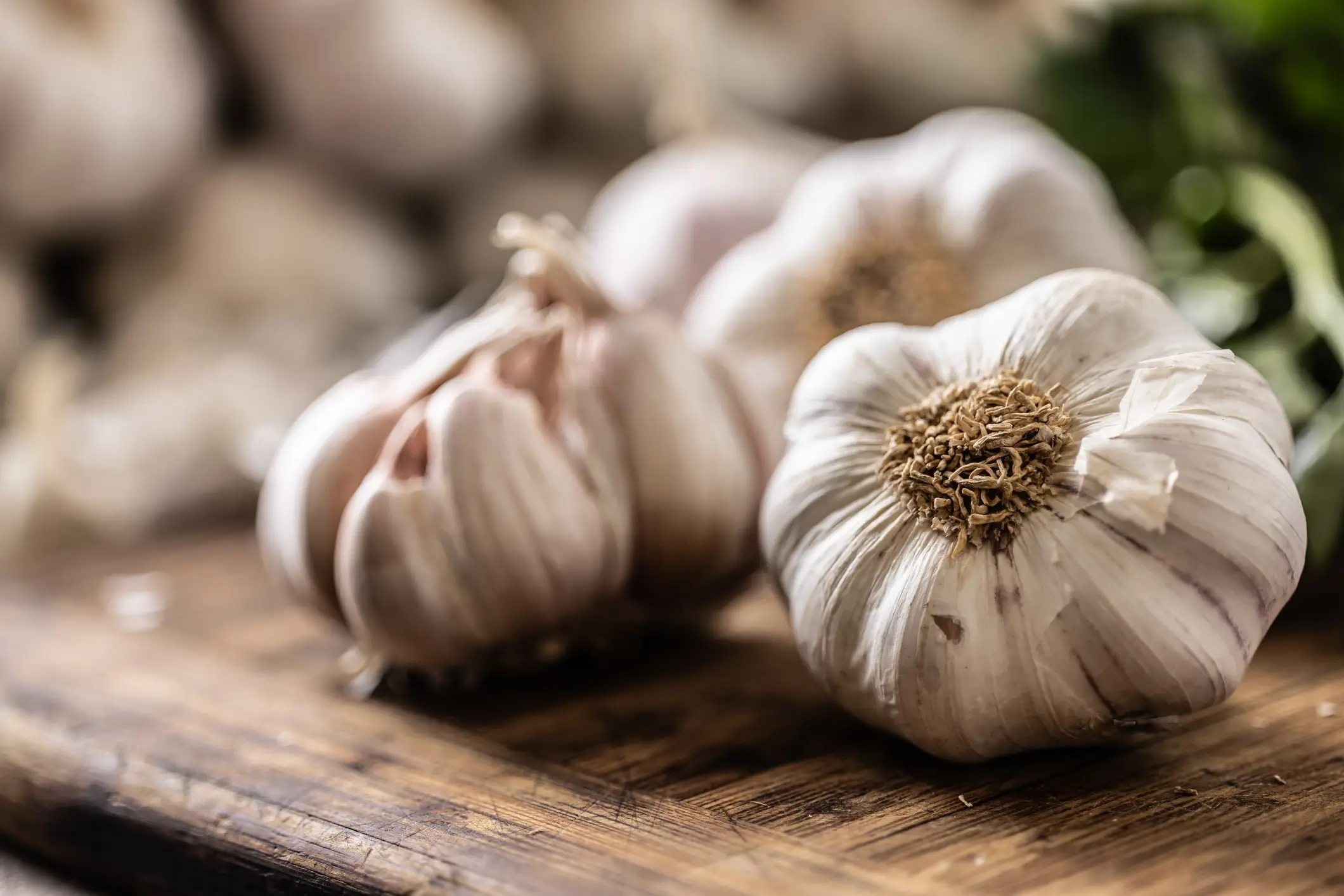 Garlic is a fantastic prebiotic that's easy and tasty to add to your meals (SimpleImages/Getty Images)
