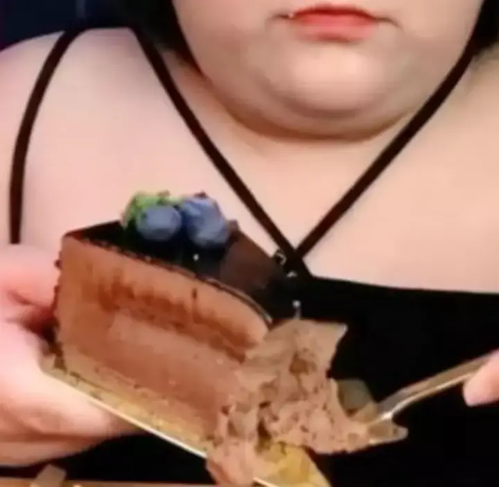 Pan Xiaoting was known to take on eating challenges. (Pan Xiaoting)