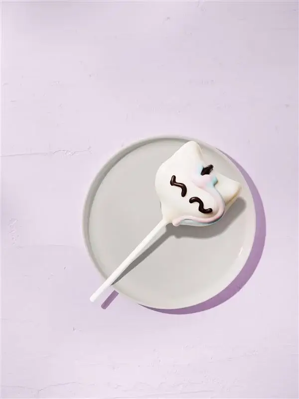 The Unicorn Cake Pop is back in stock (Starbucks)