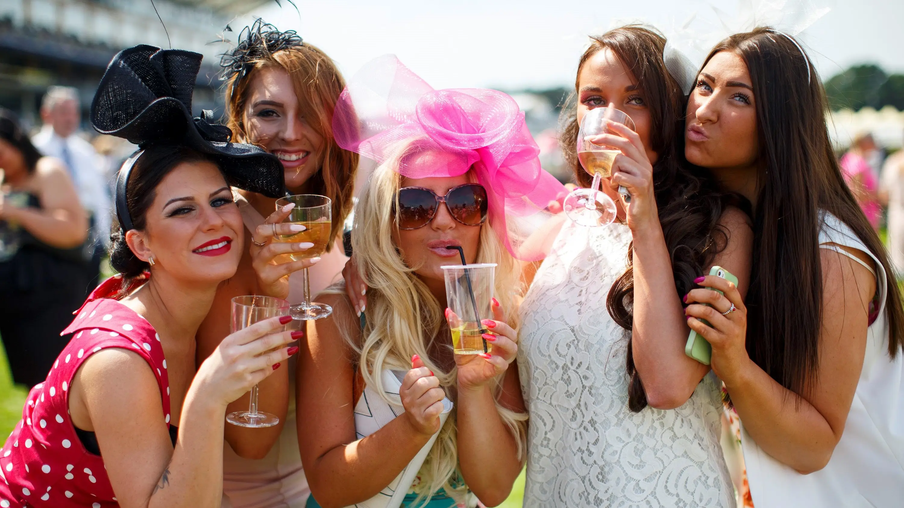 'Rip-off' Royal Ascot drinks prices are being defended