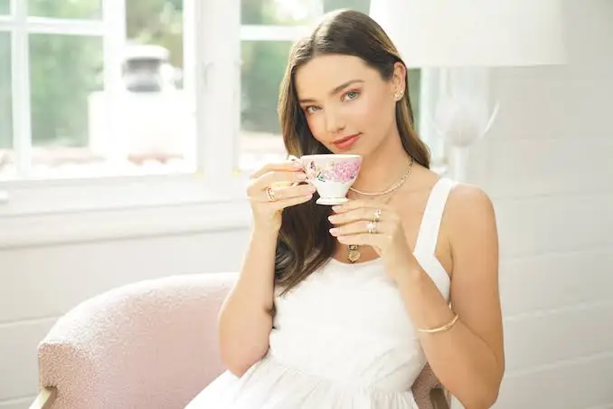 The supermodel drinks marshmallow tea every day (KORA Organics)